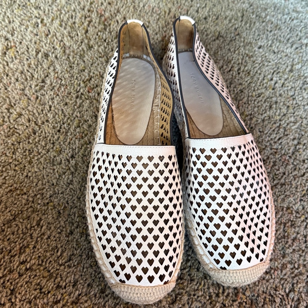 Tory Burch  Channing off-white cream, leather flat wide shoe sz 9 - Picture 2 of 8